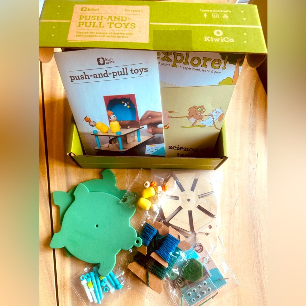KiwiCo. Crate Kit - Push and Pull Toys